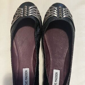 Steve Madden flats. 8.5